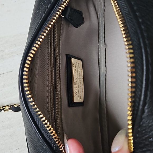 NWT Valentino Bella Logo Black Leather Crossbody Bag Gold Chain Tassel - Picture 7 of 9